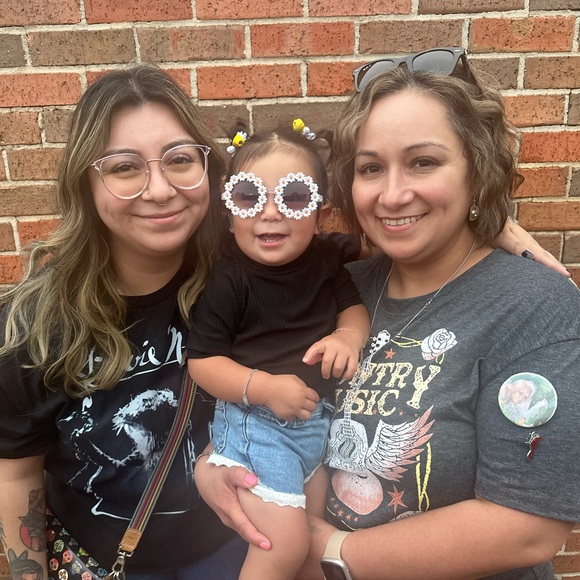 Meet your Posher, Jen - Picture 1 of 1